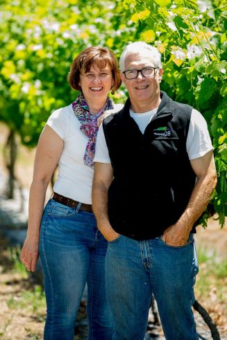 Vyd28-5_Pippa and Mark